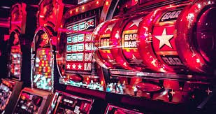 Tampilan meja Casino Hold'em live di depo777 dengan dealer profesional